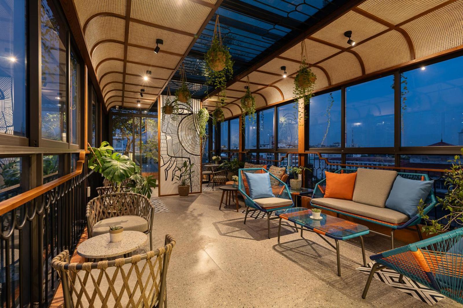 Le Parfum Apartment And Hotel Ханой Екстериор снимка