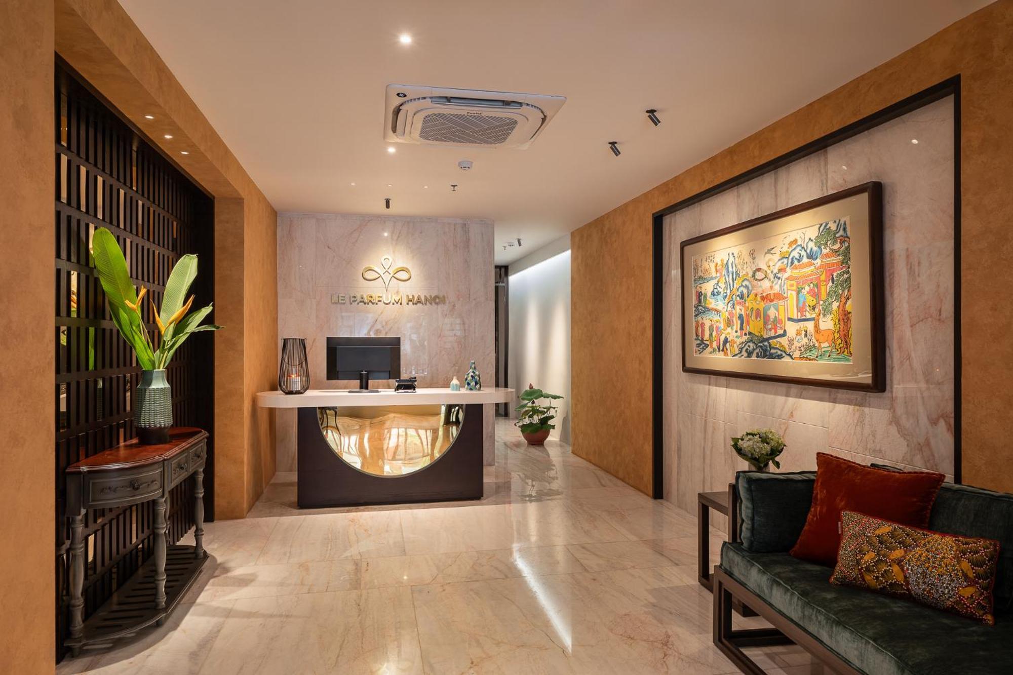 Le Parfum Apartment And Hotel Ханой Екстериор снимка
